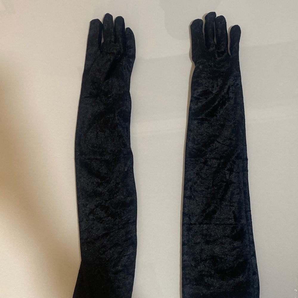 Velvet black party gloves